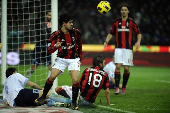 加比亚：欧冠出局后我们有复盘，看似简单的比赛其实也有困难.