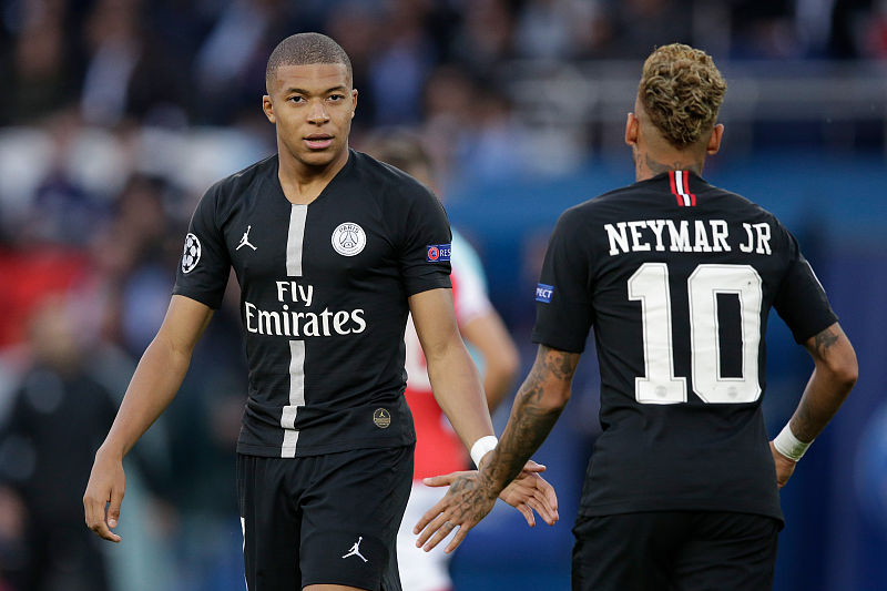 场上保持冷 场上保持冷